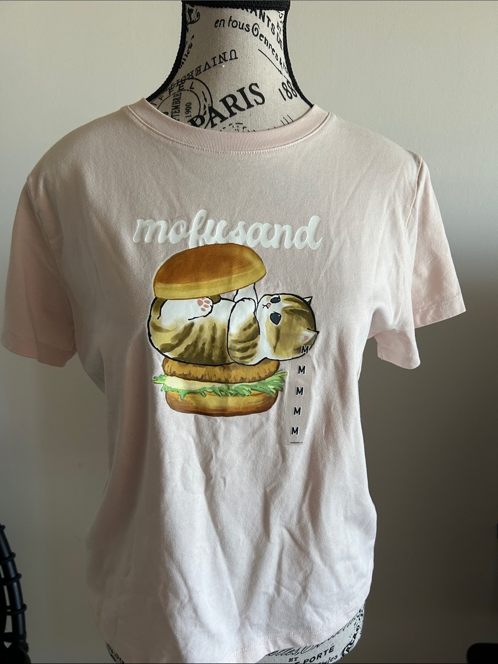 Uniqlo Light Pink 'Mofusand' Cat Burger Graphic Tee